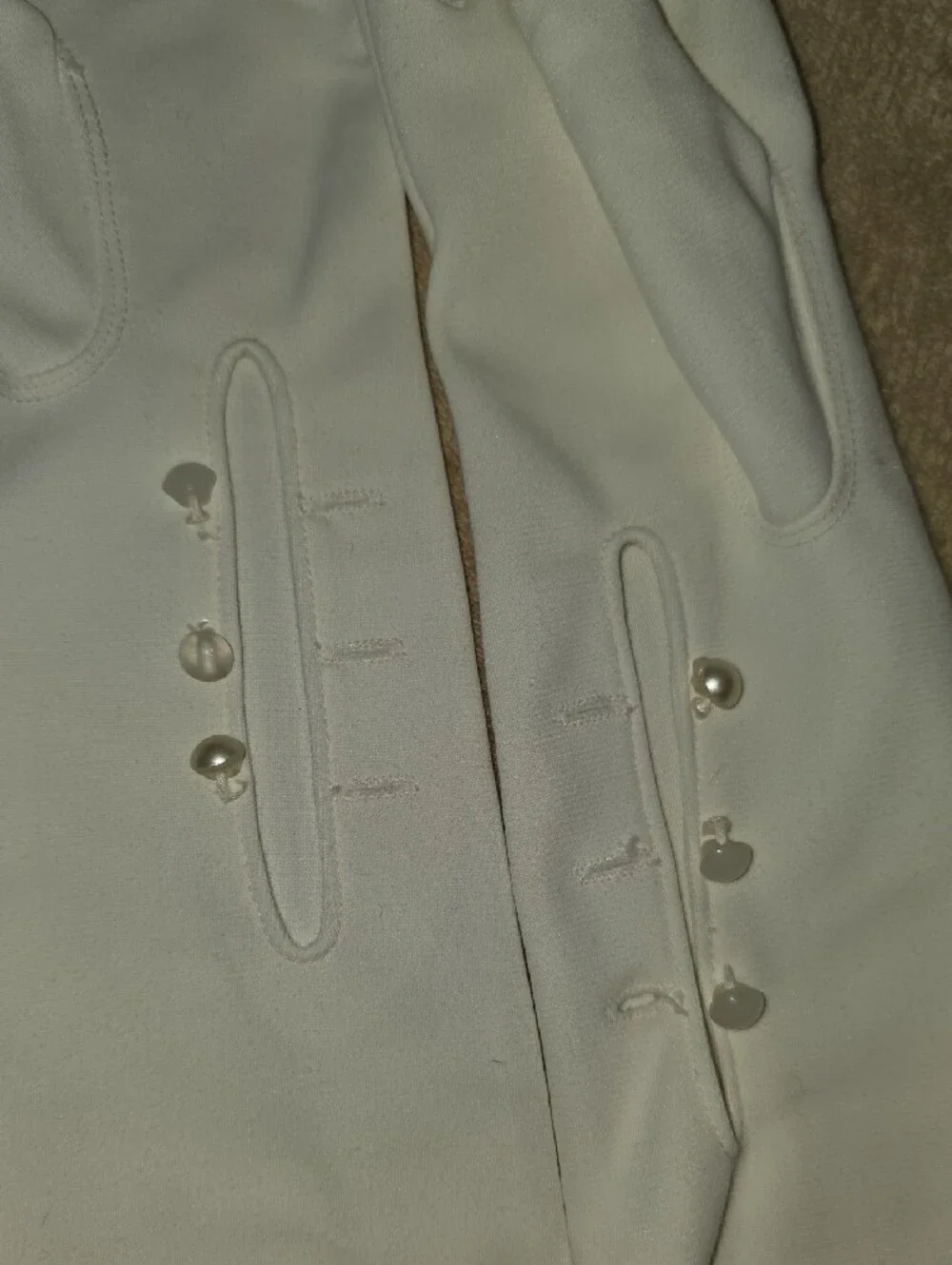 Long White Formal Gloves with Button Detail -Inv.528